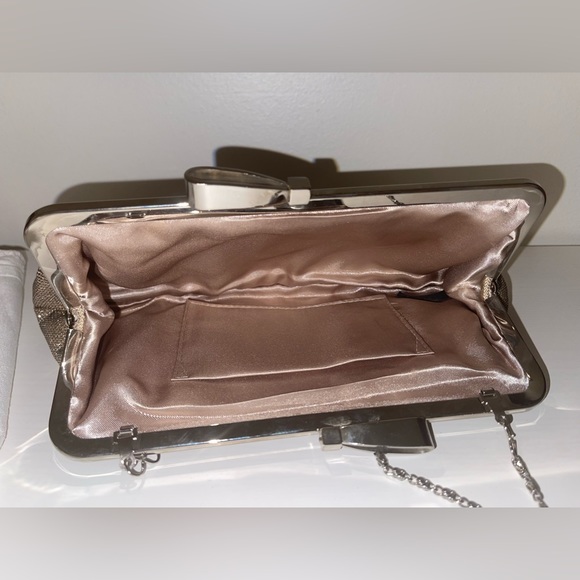 Event clutch, worn once. Gold color - Picture 2 of 3